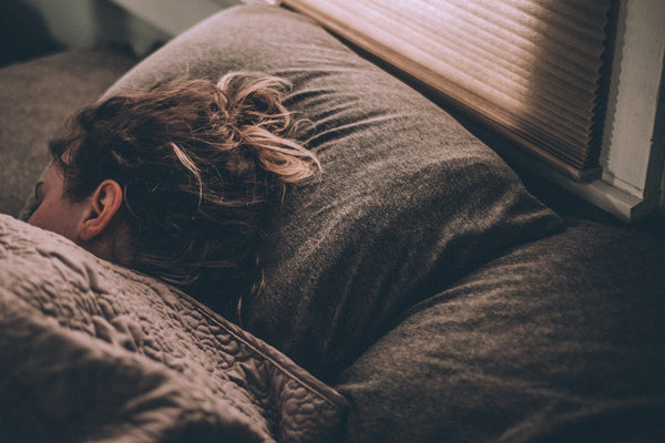 Chambre sombre et apaisante pour s'endormir — VELUNA