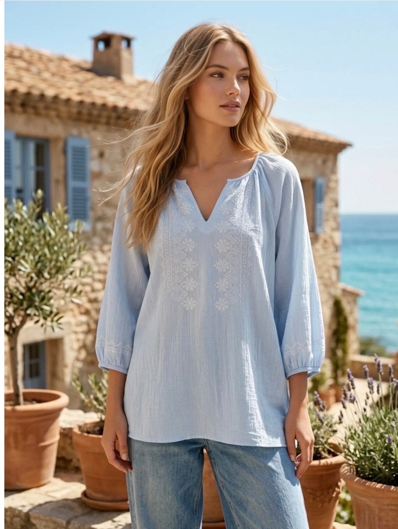 Blouse bohème brodée à encolure fendue