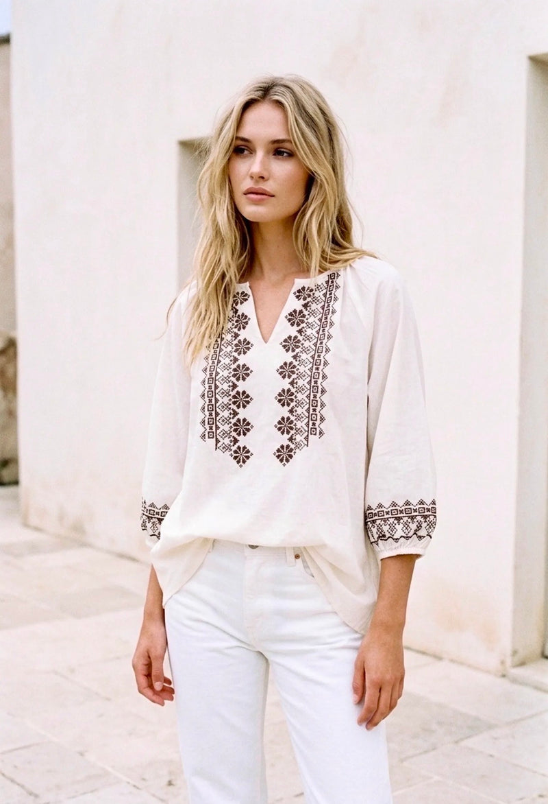 Blouse bohème brodée à encolure fendue