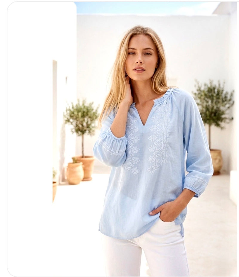 Blouse bohème brodée à encolure fendue