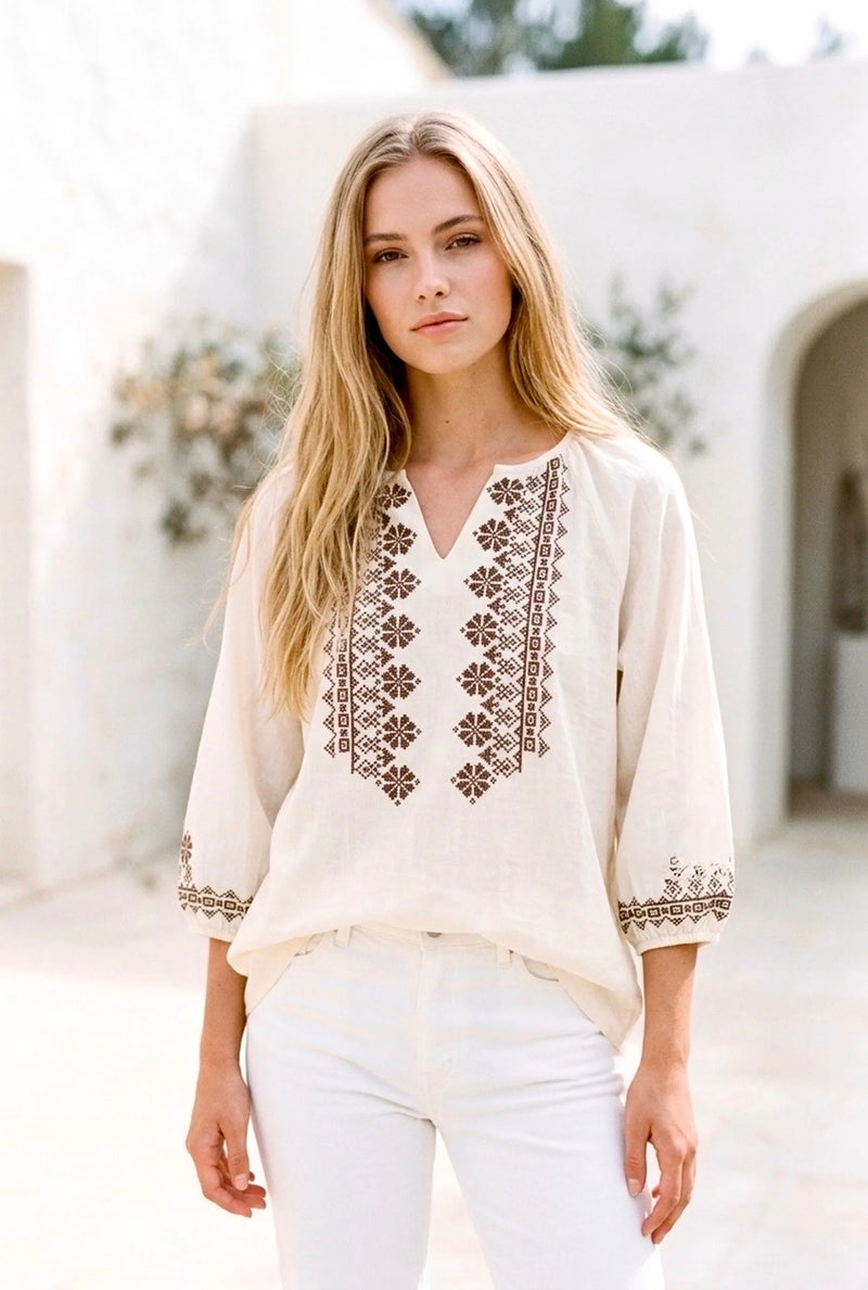 Blouse bohème brodée à encolure fendue